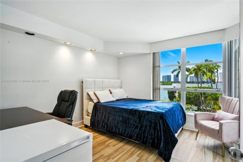 Condo in Aventura, Florida, 3 bedrooms  № 1922497 - photo 15