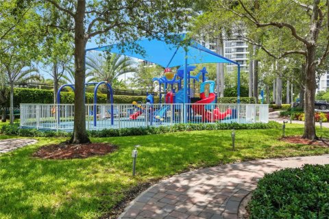 Condo in Aventura, Florida, 3 bedrooms  № 1922497 - photo 25