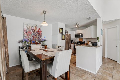 Condominio en venta en Lake Mary, Florida, 2 dormitorios, 79.06 m2 № 1772976 - foto 4
