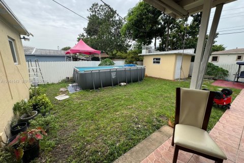 Villa ou maison à vendre à Hialeah, Floride: 3 chambres, 88.54 m2 № 2274071 - photo 22