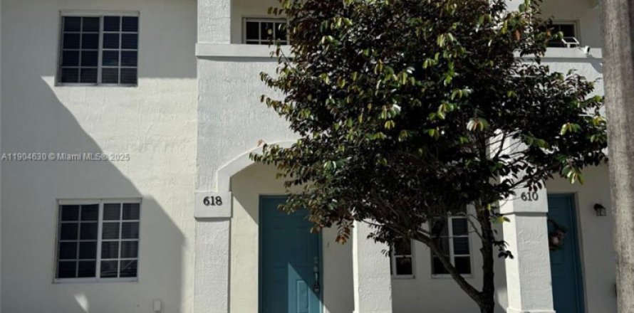 Adosado en Florida City, Florida 3 dormitorios, 125.42 m2 № 1956504