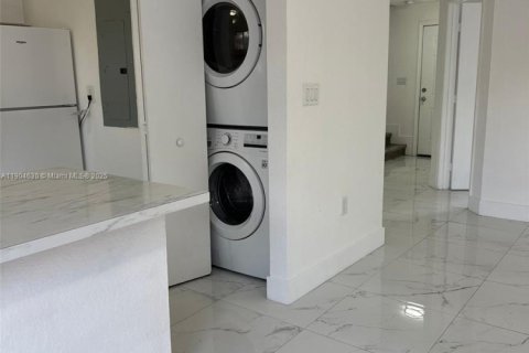 Adosado en alquiler en Florida City, Florida, 3 dormitorios, 125.42 m2 № 1956504 - foto 5