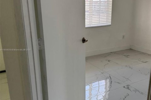 Adosado en alquiler en Florida City, Florida, 3 dormitorios, 125.42 m2 № 1956504 - foto 11