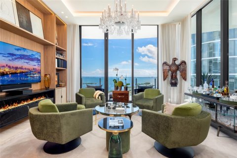 Condo in Miami, Florida, 5 bedrooms  № 1864621 - photo 13