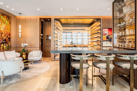 Condo in Miami, Florida, 5 bedrooms  № 1864621 - photo 9