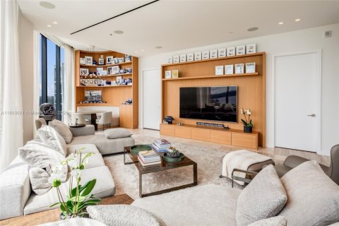 Condo in Miami, Florida, 5 bedrooms  № 1864621 - photo 30