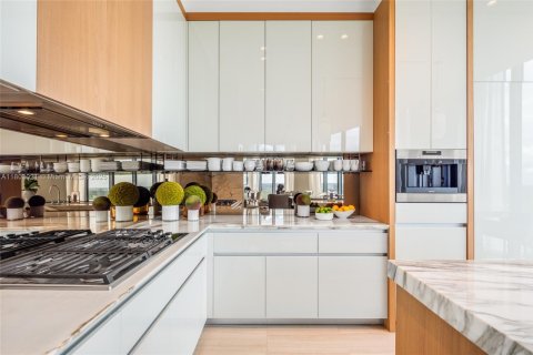 Condo in Miami, Florida, 5 bedrooms  № 1864621 - photo 29