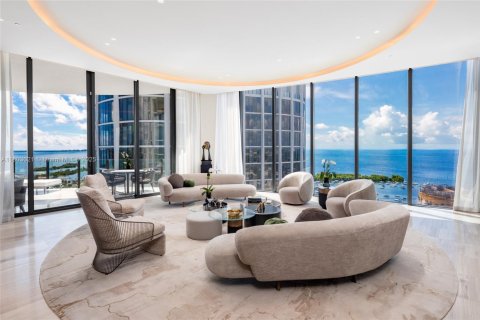 Condo in Miami, Florida, 5 bedrooms  № 1864621 - photo 1