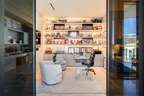 Condo in Miami, Florida, 5 bedrooms  № 1864621 - photo 15