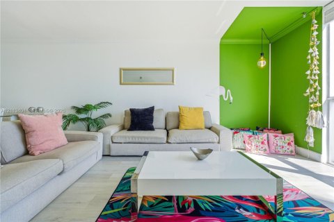 Copropriété à vendre à Hollywood, Floride: 2 chambres, 108.97 m2 № 2434030 - photo 9