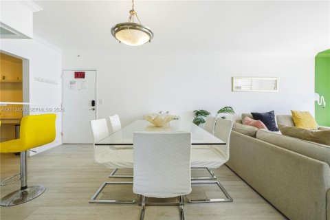 Copropriété à vendre à Hollywood, Floride: 2 chambres, 108.97 m2 № 2434030 - photo 7