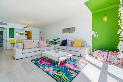 Copropriété à vendre à Hollywood, Floride: 2 chambres, 108.97 m2 № 2434030 - photo 10