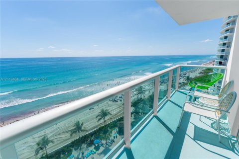 Copropriété à vendre à Hollywood, Floride: 2 chambres, 108.97 m2 № 2434030 - photo 23