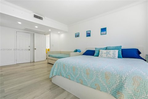 Copropriété à vendre à Hollywood, Floride: 2 chambres, 108.97 m2 № 2434030 - photo 16