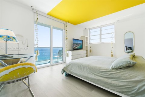 Copropriété à vendre à Hollywood, Floride: 2 chambres, 108.97 m2 № 2434030 - photo 18