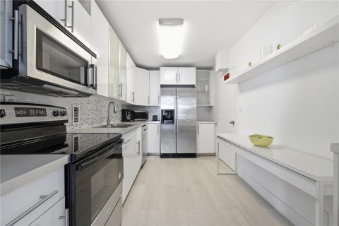 Condo à Hollywood, Floride, 2 chambres № 2434030
