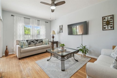 Adosado en venta en Wesley Chapel, Florida, 3 dormitorios, 170.2 m2 № 1640118 - foto 21