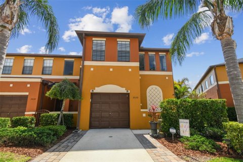 Adosado en venta en Wesley Chapel, Florida, 3 dormitorios, 170.2 m2 № 1640118 - foto 3