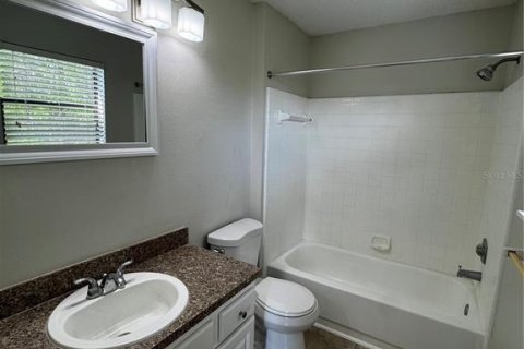 Condo in Saint Petersburg, Florida, 2 bedrooms № 2368937 - photo 10