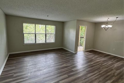 Condo in Saint Petersburg, Florida, 2 bedrooms № 2368937 - photo 5