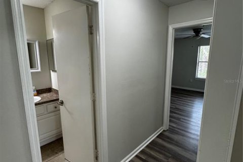 Condo in Saint Petersburg, Florida, 2 bedrooms № 2368937 - photo 12