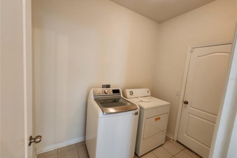 House in Orlando, Florida 4 bedrooms, 201.13 sq.m. № 2093993 - photo 16