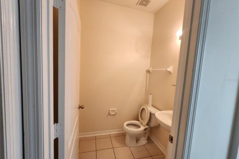 House in Orlando, Florida 4 bedrooms, 201.13 sq.m. № 2093993 - photo 17