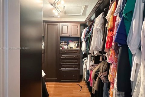 House in Miami, Florida 4 bedrooms № 1969980 - photo 23