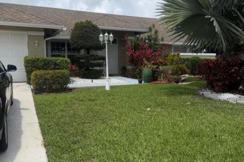 House in Wellington, Florida 4 bedrooms, 197.14 sq.m. № 2083253