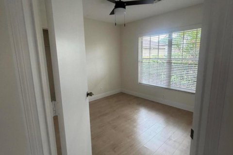 House in Wellington, Florida 4 bedrooms, 197.14 sq.m. № 2083253 - photo 7