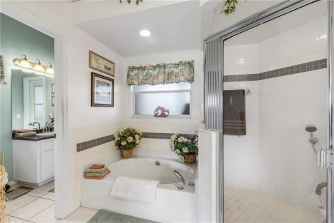 Купить виллу или дом в Кейп-Корал, Флорида 13 комнат, 211.07м2, № 2429098 - фото 21
