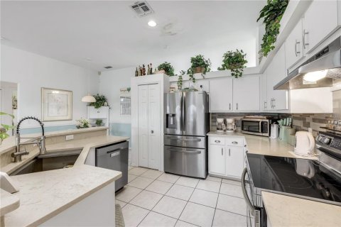 Купить виллу или дом в Кейп-Корал, Флорида 13 комнат, 211.07м2, № 2429098 - фото 4