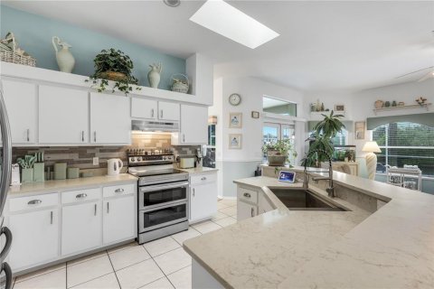 Купить виллу или дом в Кейп-Корал, Флорида 13 комнат, 211.07м2, № 2429098 - фото 10