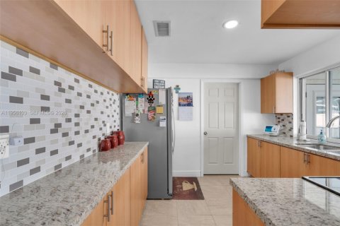 Casa en venta en Sunrise, Florida, 4 dormitorios, 140.28 m2 № 2020452 - foto 11