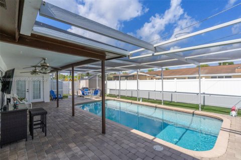 Casa en venta en Sunrise, Florida, 4 dormitorios, 140.28 m2 № 2020452 - foto 29