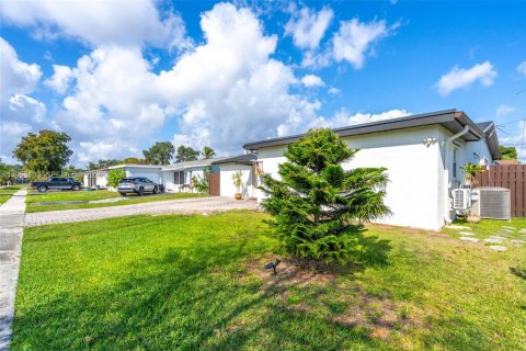 Casa en venta en Sunrise, Florida, 4 dormitorios, 140.28 m2 № 2020452 - foto 5