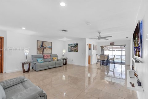 Casa en venta en Sunrise, Florida, 4 dormitorios, 140.28 m2 № 2020452 - foto 7