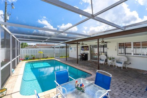 Casa en venta en Sunrise, Florida, 4 dormitorios, 140.28 m2 № 2020452 - foto 27