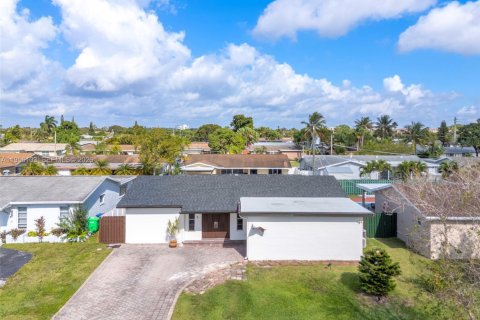 Casa en venta en Sunrise, Florida, 4 dormitorios, 140.28 m2 № 2020452 - foto 2