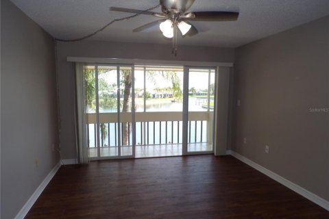 Copropriété à louer à Punta Gorda, Floride: 2 chambres, 103.49 m2 № 2099581 - photo 9