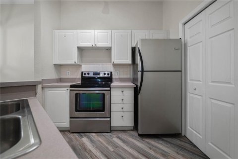 Condo in Lutz, Florida, 2 bedrooms  № 1850205 - photo 9
