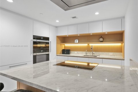 Condo in Bay Harbor Islands, Florida, 3 bedrooms  № 1936403 - photo 8