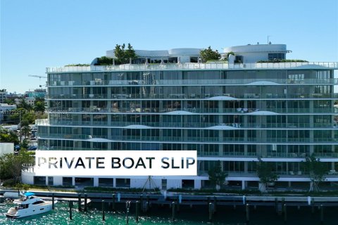 Condo in Bay Harbor Islands, Florida, 3 bedrooms  № 1936403 - photo 1