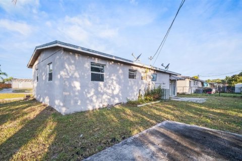 Casa en alquiler en Hollywood, Florida, 3 dormitorios, 94.02 m2 № 2011765 - foto 17