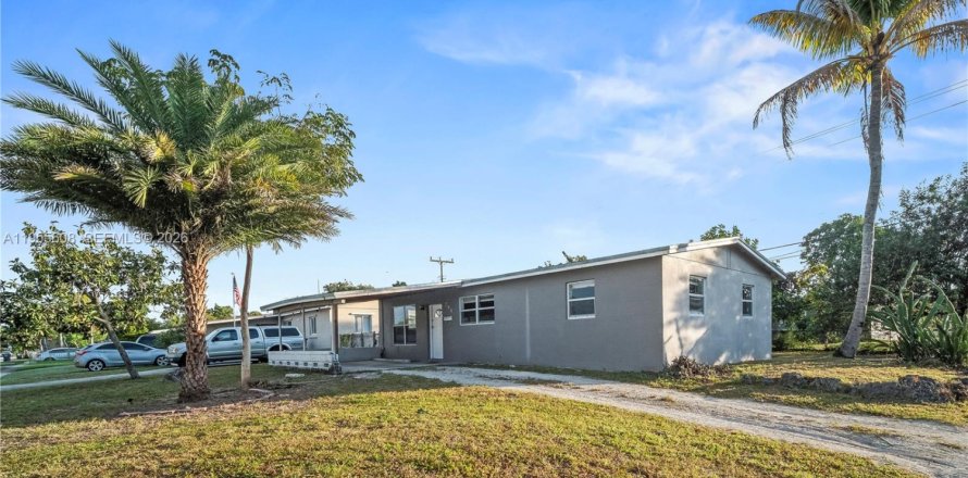 Casa en Hollywood, Florida 3 dormitorios, 94.02 m2 № 2011765