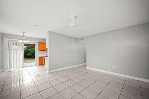 Casa en alquiler en Hollywood, Florida, 3 dormitorios, 94.02 m2 № 2011765 - foto 6