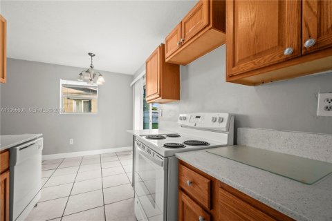 Casa en alquiler en Hollywood, Florida, 3 dormitorios, 94.02 m2 № 2011765 - foto 16