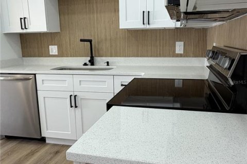 Villa ou maison à vendre à Kissimmee, Floride: 4 chambres, 171.13 m2 № 2434915 - photo 20
