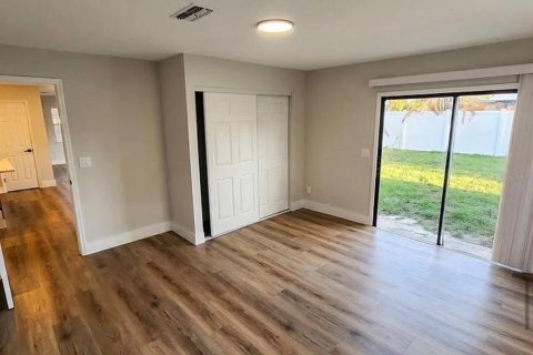 Villa ou maison à vendre à Kissimmee, Floride: 4 chambres, 171.13 m2 № 2434915 - photo 12