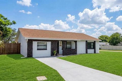 Villa ou maison à vendre à Kissimmee, Floride: 4 chambres, 171.13 m2 № 2434915 - photo 2